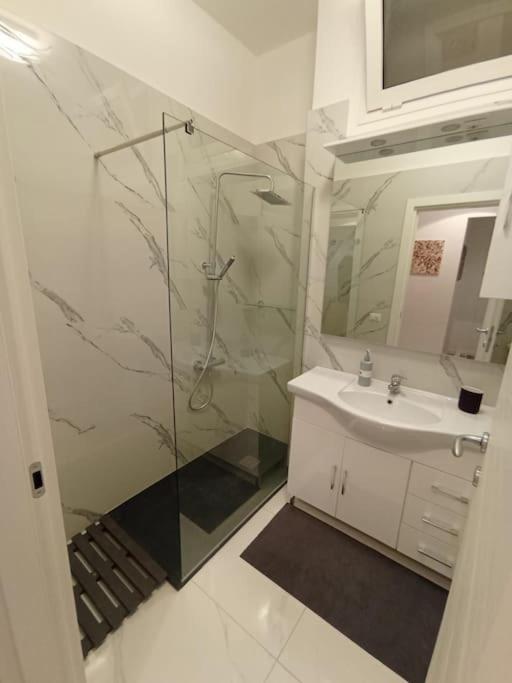 Andrea Central Apartment باري المظهر الخارجي الصورة
